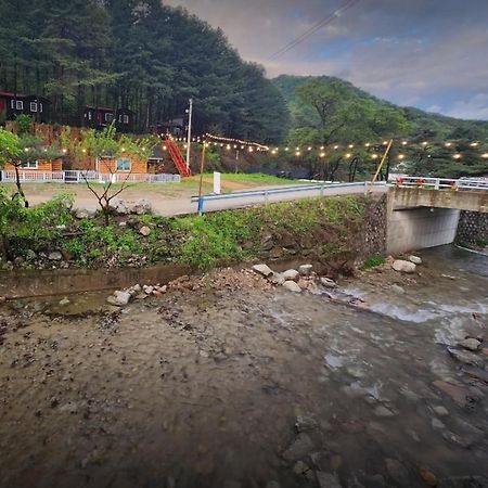 Hongcheon Gongjaksan Recreational Forest Pension Exteriér fotografie