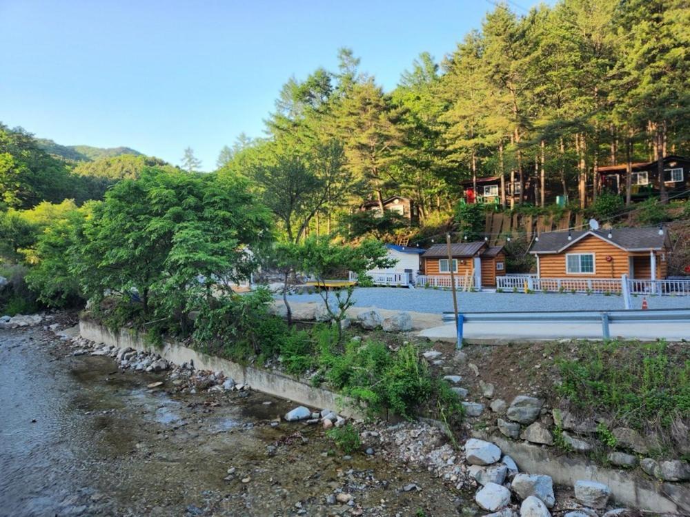 Hongcheon Gongjaksan Recreational Forest Pension Exteriér fotografie