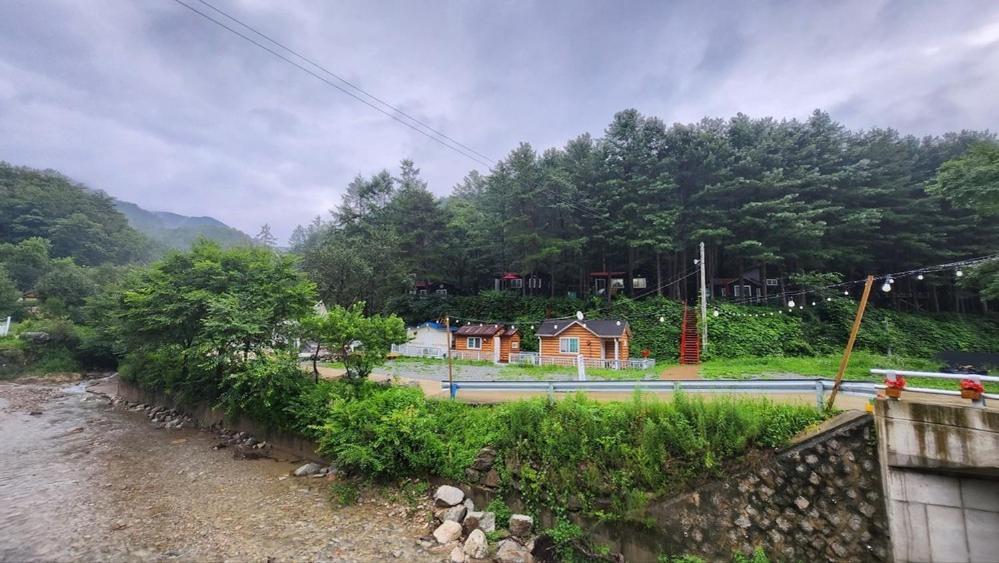 Hongcheon Gongjaksan Recreational Forest Pension Exteriér fotografie